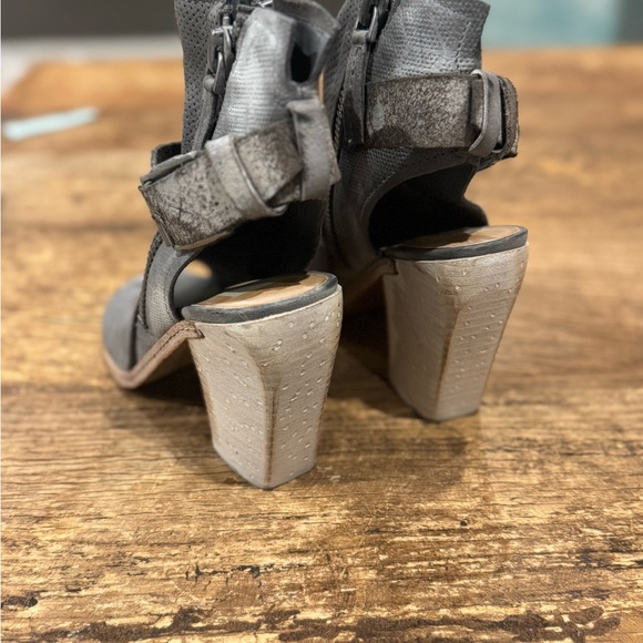 Dolce Vita Gray Women's Heeled Sandals - Picture 2 of 4